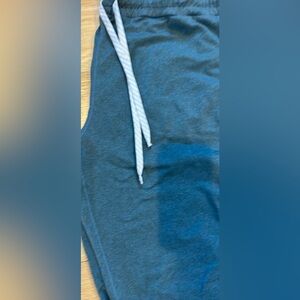 Vuori jogger size medium